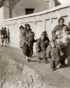 闯关东纪录片封面图