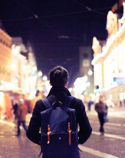 你好陌生人封面图