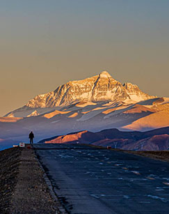 珠穆朗玛封面图