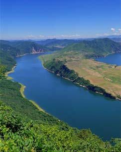 鸭绿江纪事封面图